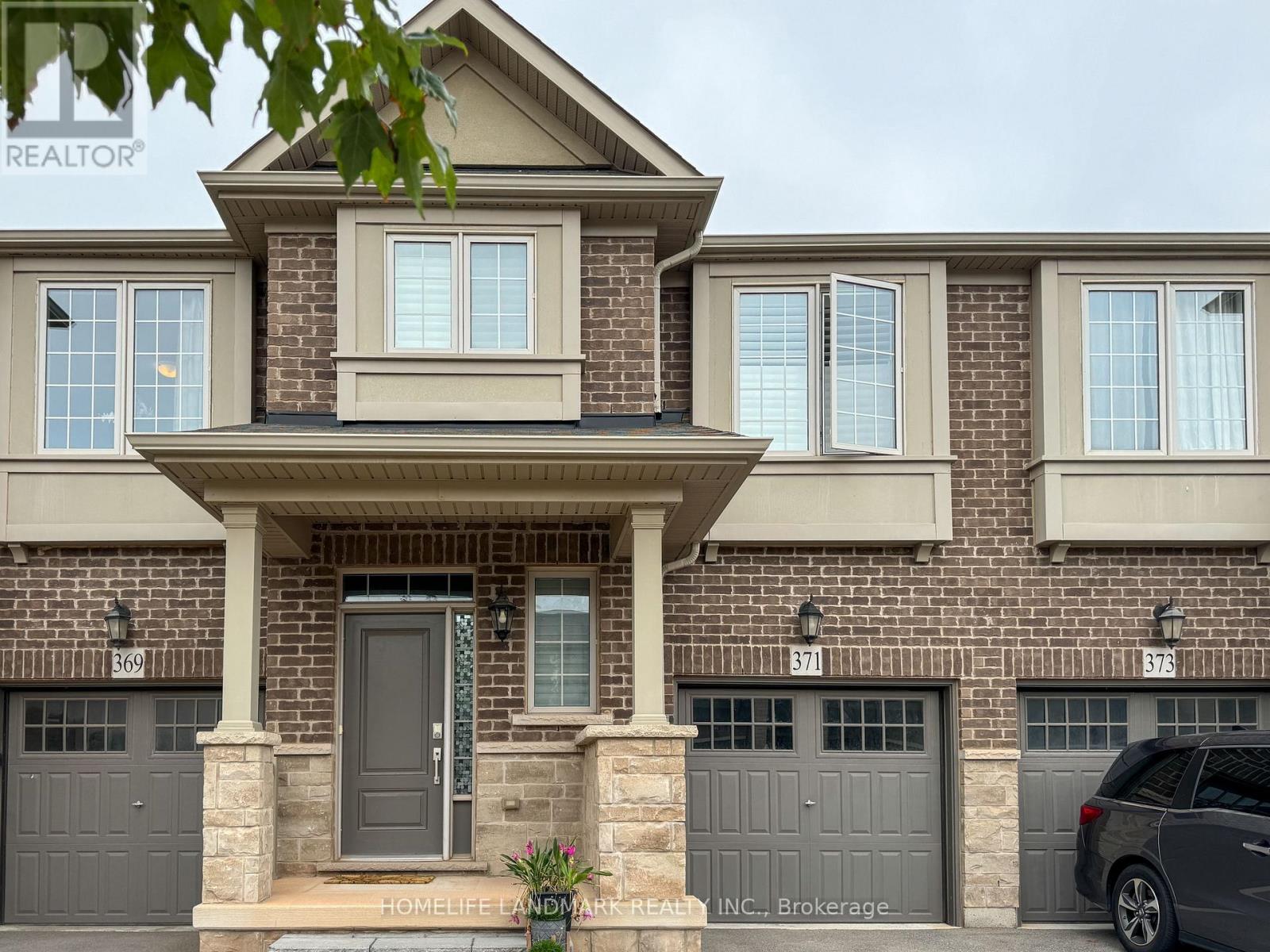 371 Wheat Boom Drive, Oakville, Ontario  L6H 0R3 - Photo 3 - W12473177