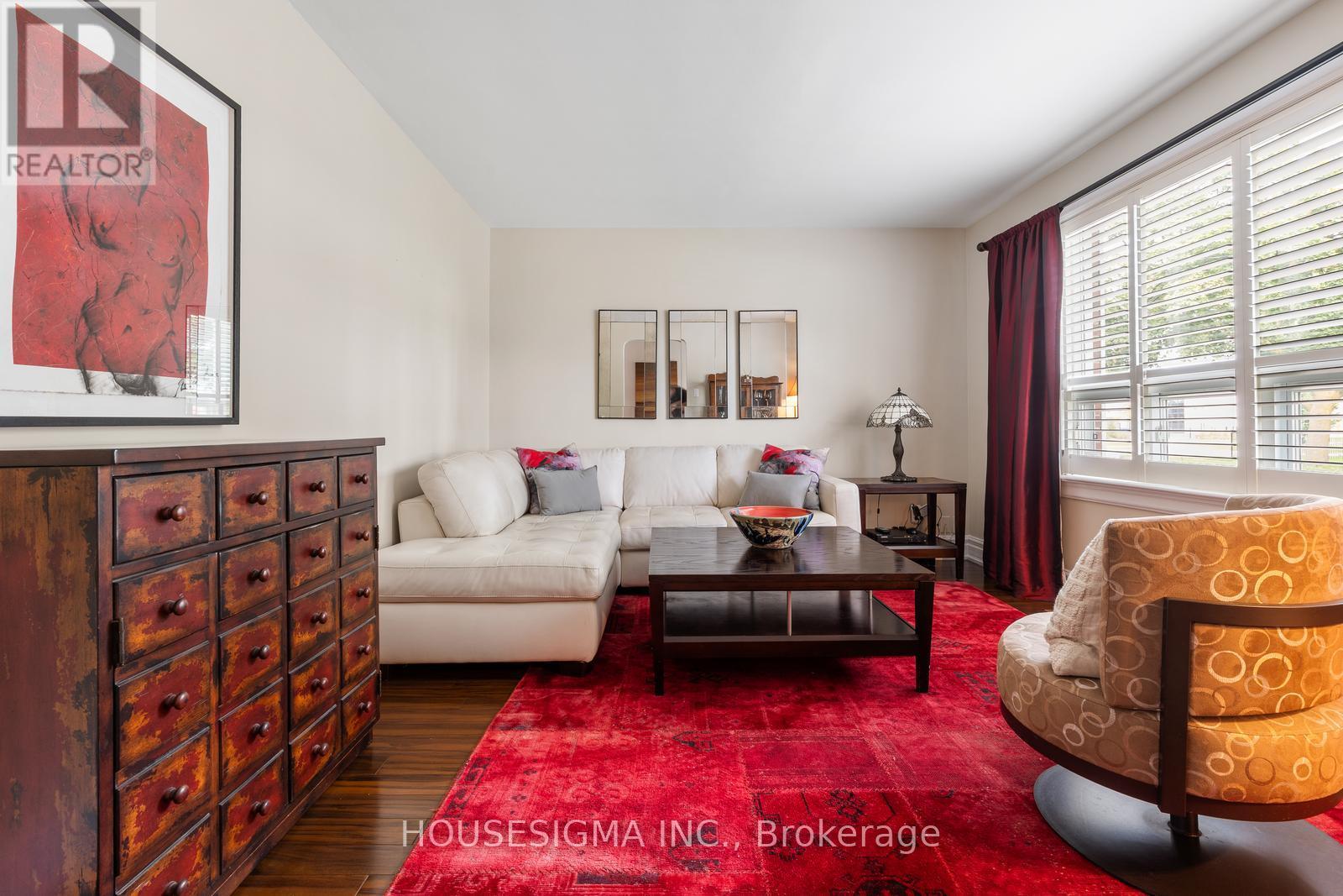 129 Edgecroft Road, Toronto, Ontario  M8Z 2C2 - Photo 7 - W12473181