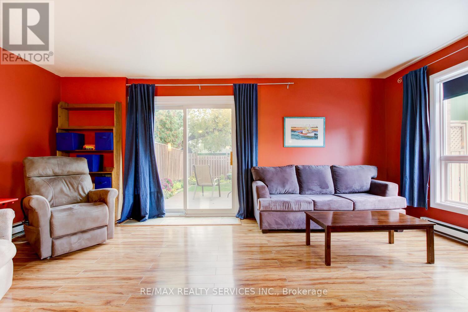 7 Hamlet Court, Brampton, Ontario  L6S 1X5 - Photo 12 - W12473186