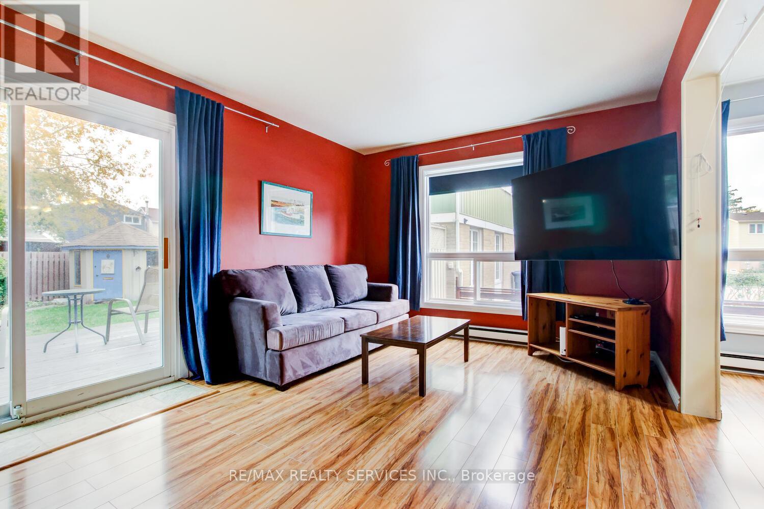 7 Hamlet Court, Brampton, Ontario  L6S 1X5 - Photo 13 - W12473186
