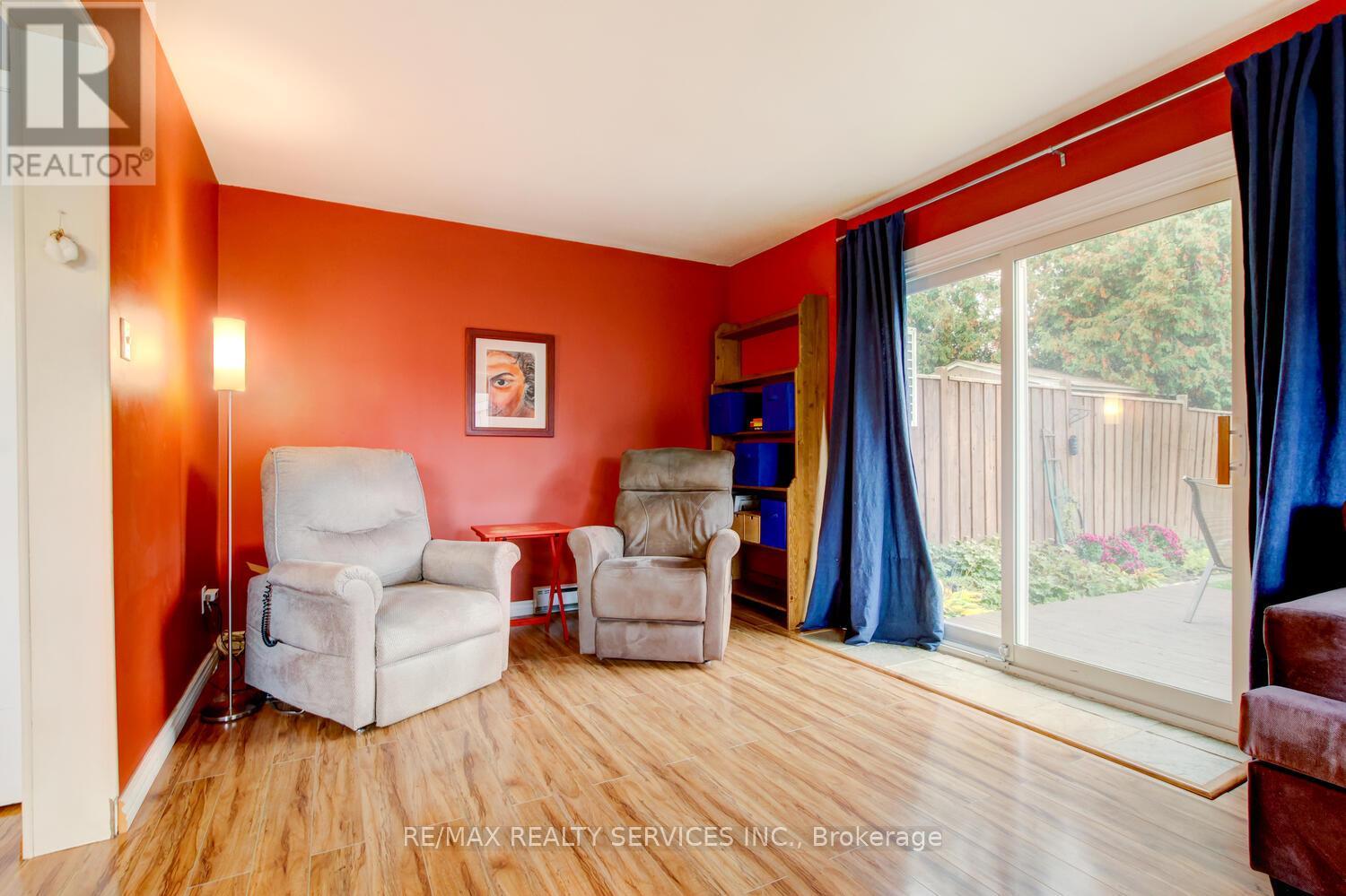 7 Hamlet Court, Brampton, Ontario  L6S 1X5 - Photo 16 - W12473186