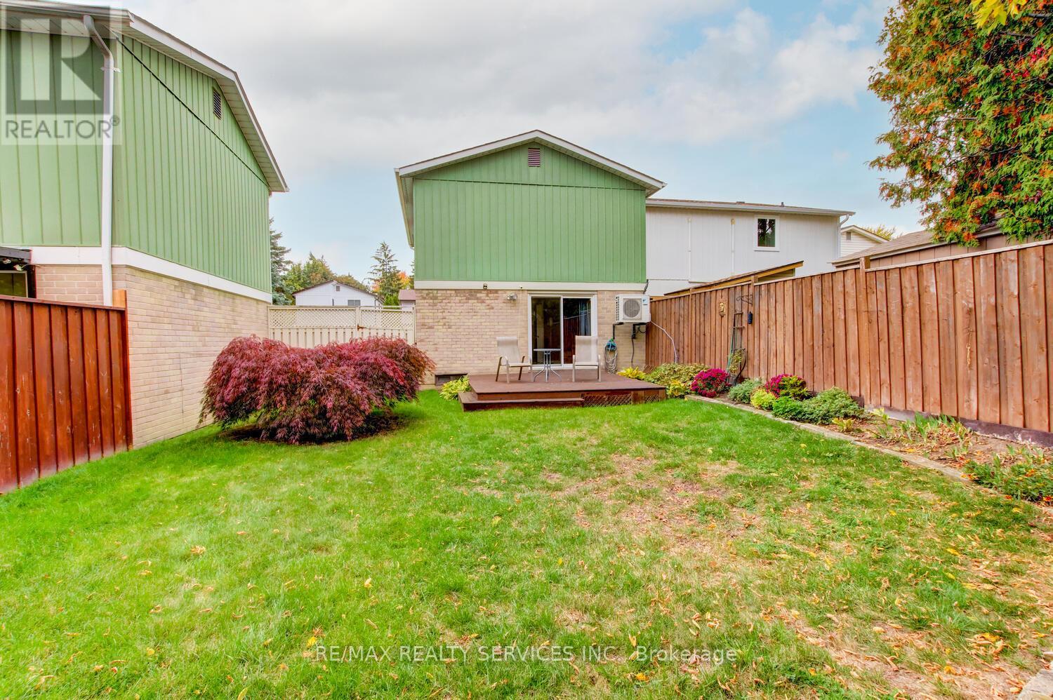 7 Hamlet Court, Brampton, Ontario  L6S 1X5 - Photo 33 - W12473186