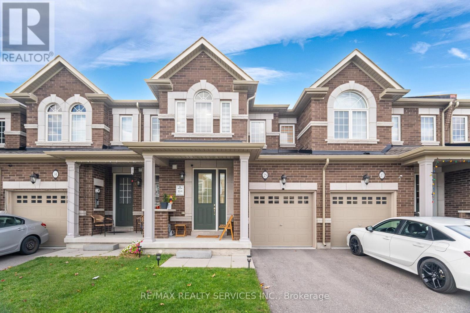 29 Benhurst Crescent, Brampton, Ontario  L7A 5A2 - Photo 4 - W12473215