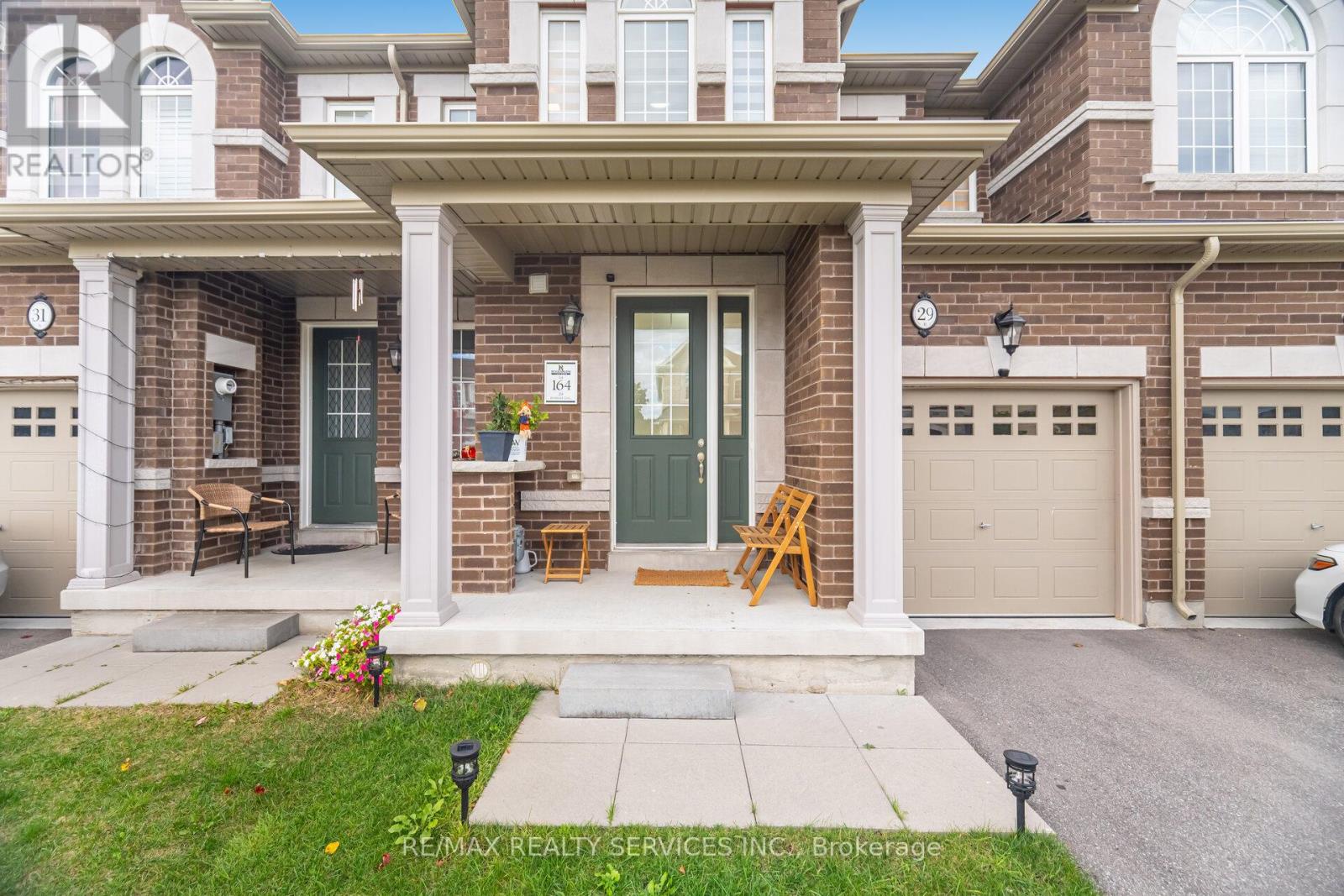 29 Benhurst Crescent, Brampton, Ontario  L7A 5A2 - Photo 7 - W12473215