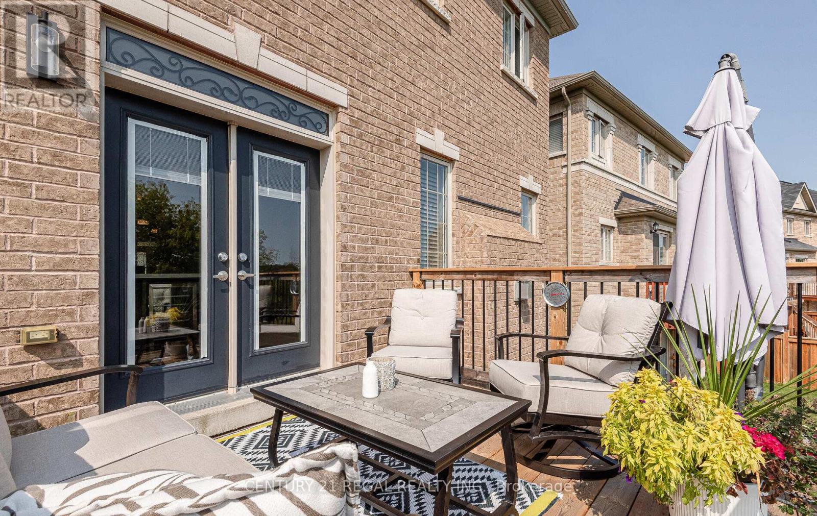 43 Valleyscape Trail, Caledon, Ontario  L7C 3Z2 - Photo 12 - W12473219