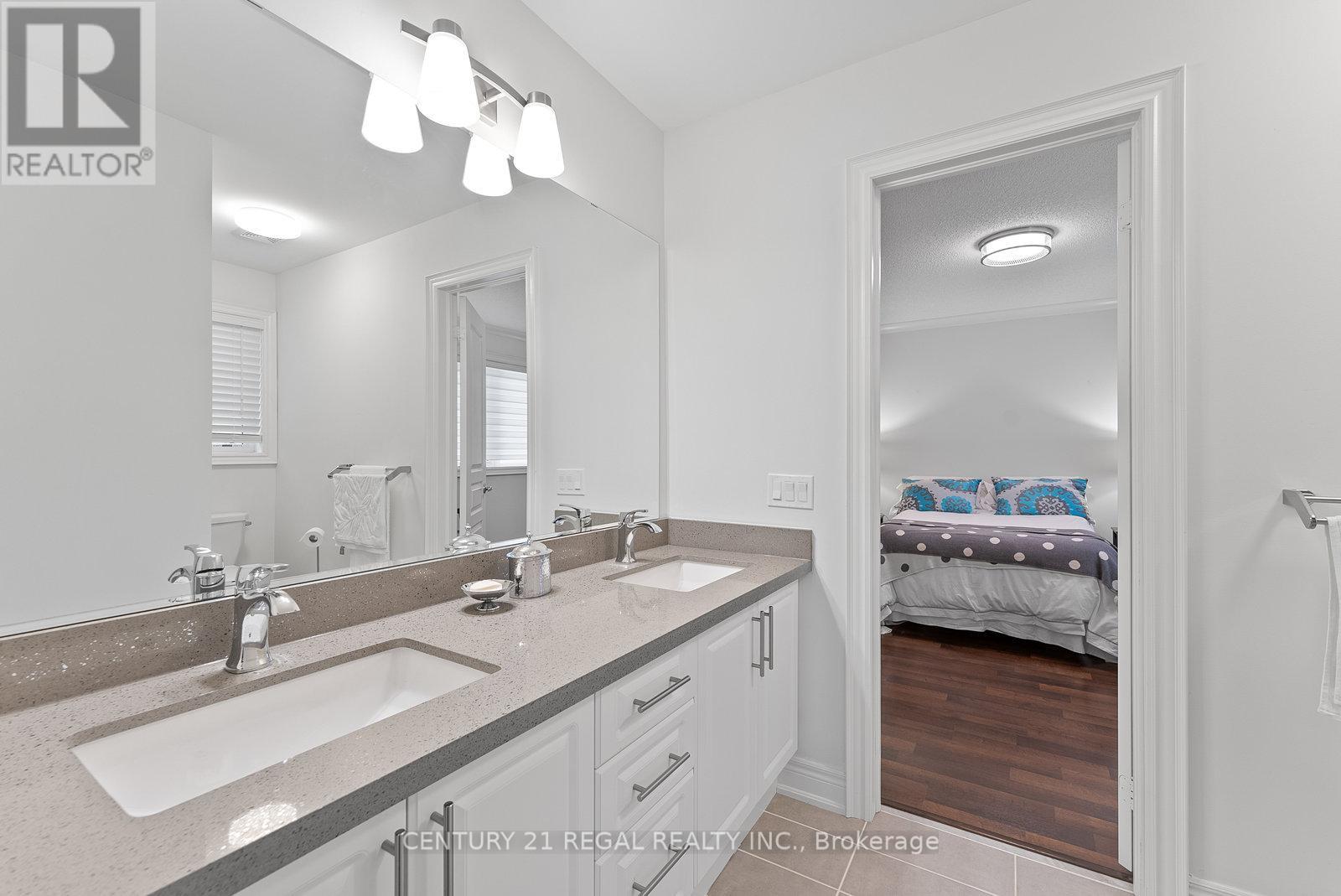 43 Valleyscape Trail, Caledon, Ontario  L7C 3Z2 - Photo 31 - W12473219