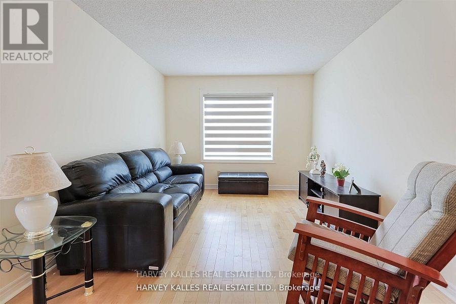 5108 Heatherleigh Avenue, Mississauga, Ontario  L5V 1M7 - Photo 16 - W12473221