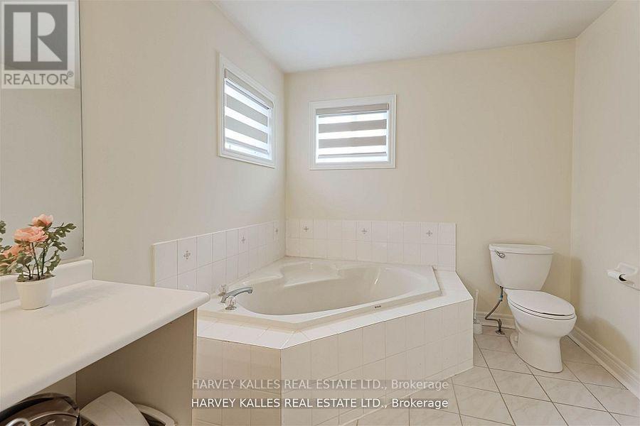 5108 Heatherleigh Avenue, Mississauga, Ontario  L5V 1M7 - Photo 25 - W12473221