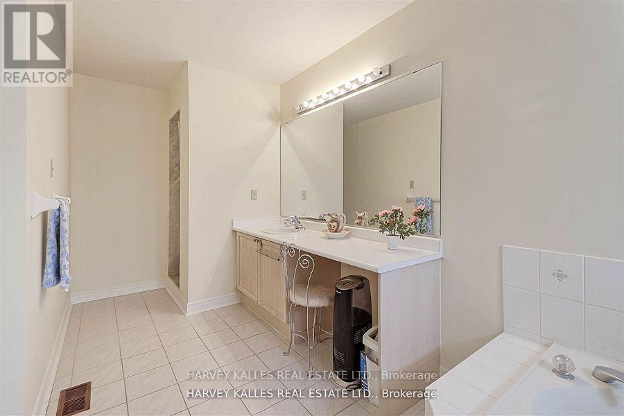 5108 Heatherleigh Avenue, Mississauga, Ontario  L5V 1M7 - Photo 26 - W12473221
