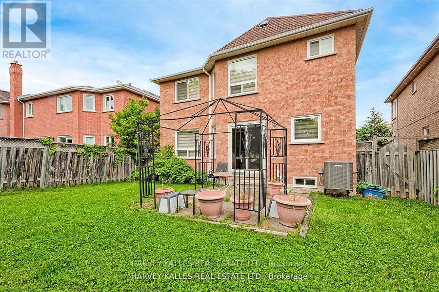 5108 Heatherleigh Avenue, Mississauga, Ontario  L5V 1M7 - Photo 32 - W12473221