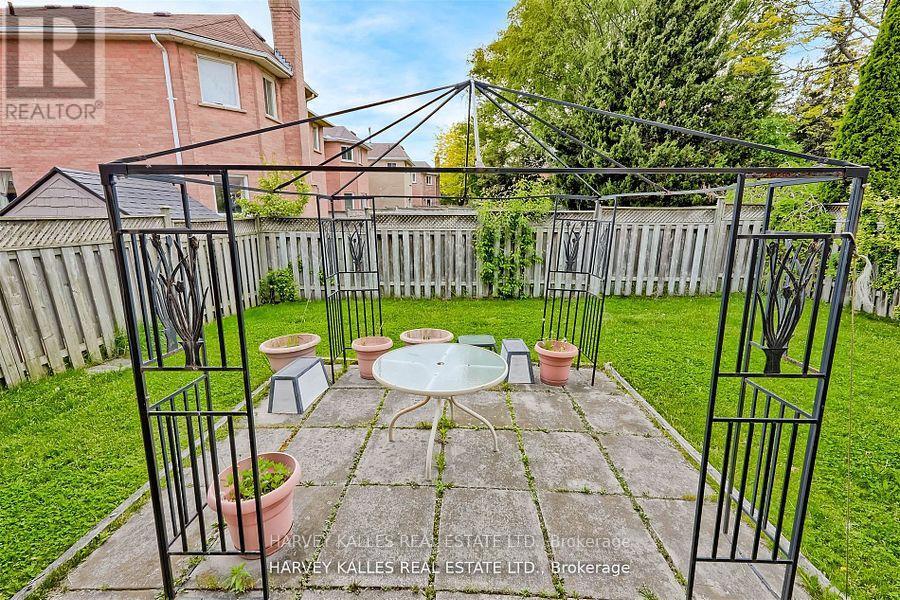 5108 Heatherleigh Avenue, Mississauga, Ontario  L5V 1M7 - Photo 36 - W12473221