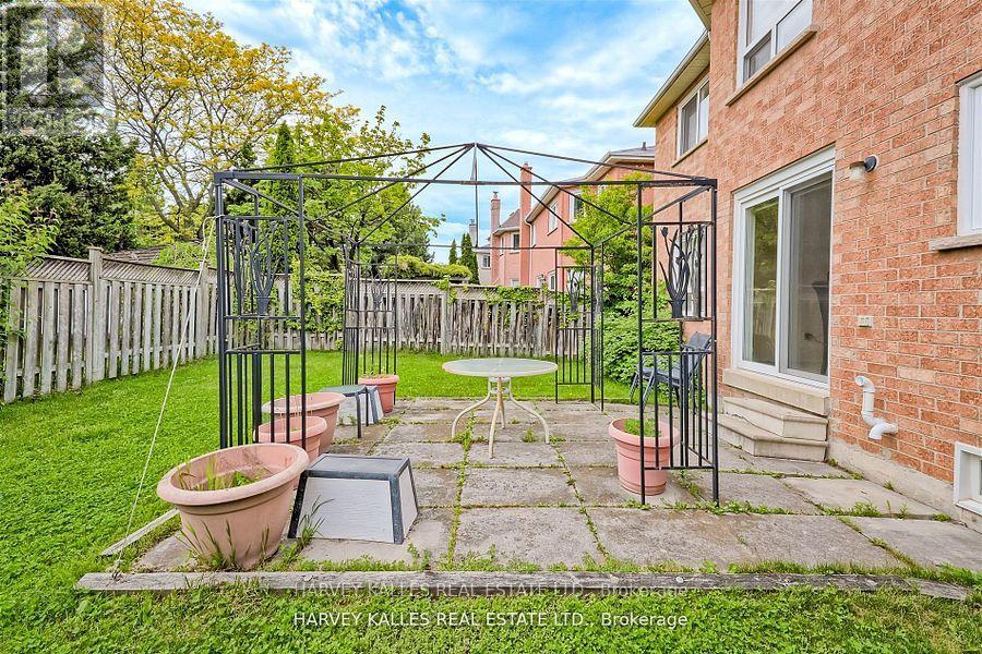 5108 Heatherleigh Avenue, Mississauga, Ontario  L5V 1M7 - Photo 38 - W12473221