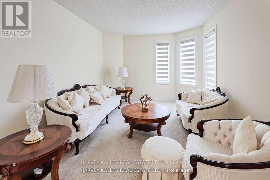 5108 Heatherleigh Avenue, Mississauga, Ontario  L5V 1M7 - Photo 8 - W12473221