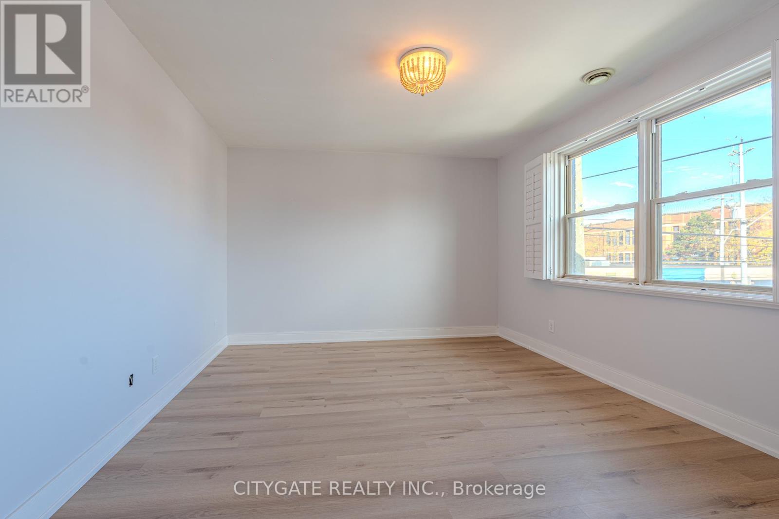2 - 209 Homewood Avenue, Hamilton, Ontario  L8P 2M6 - Photo 13 - X12473165
