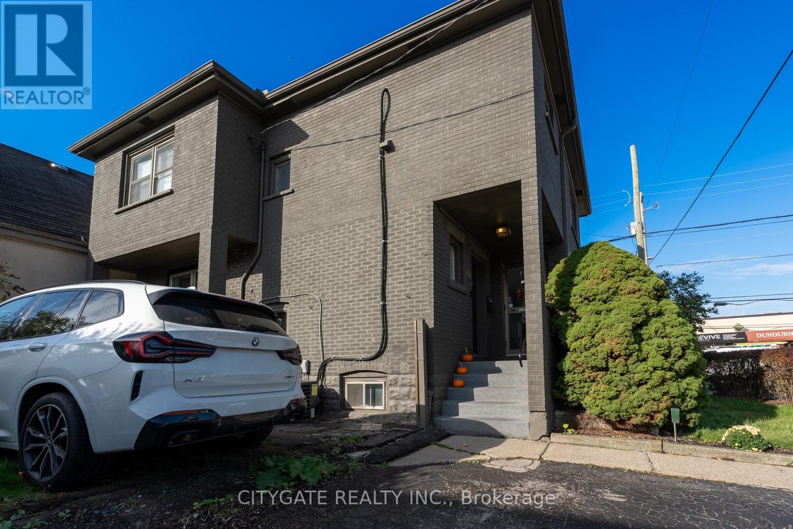 2 - 209 Homewood Avenue, Hamilton, Ontario  L8P 2M6 - Photo 2 - X12473165
