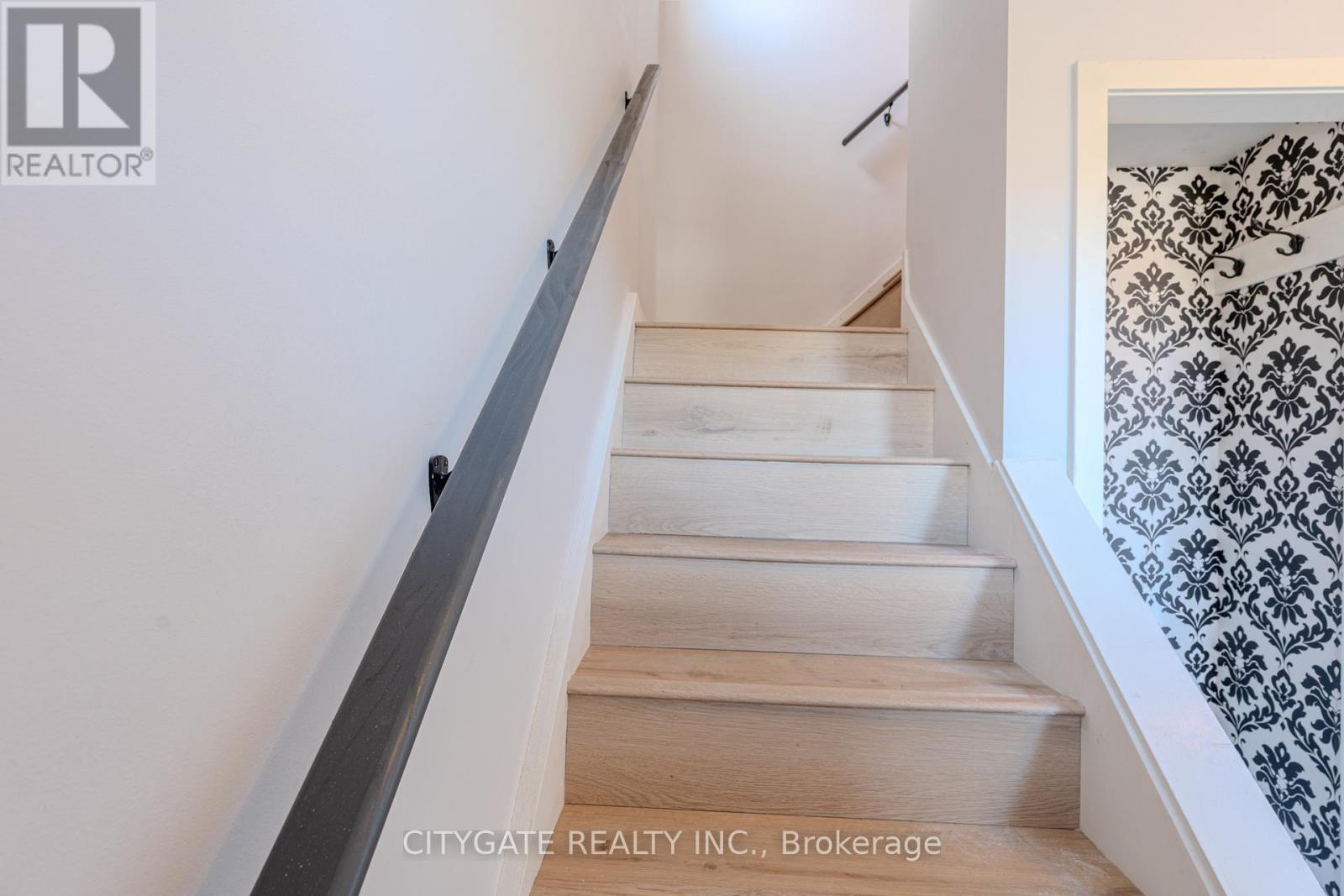 2 - 209 Homewood Avenue, Hamilton, Ontario  L8P 2M6 - Photo 5 - X12473165
