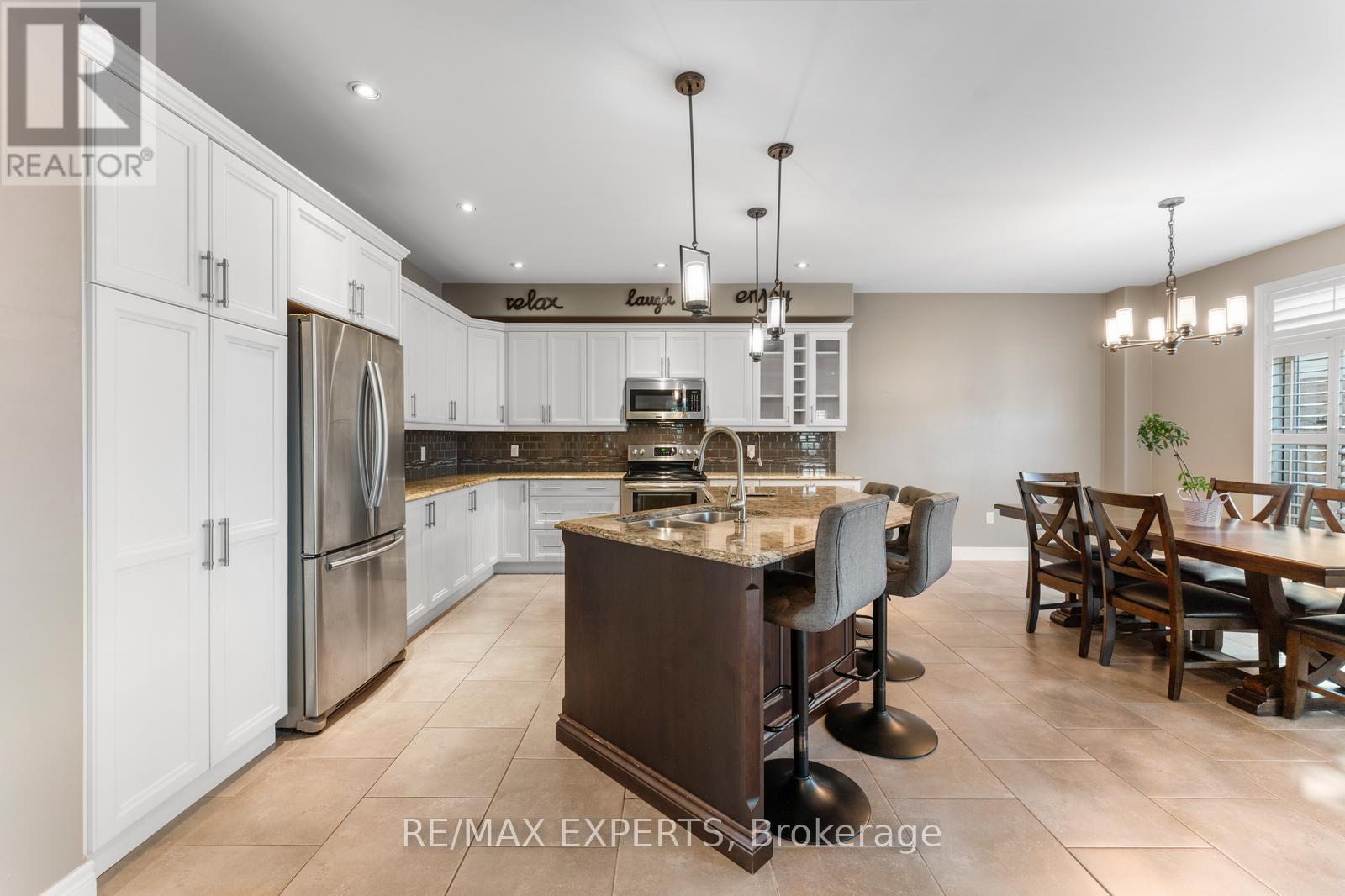 154 Davinci Boulevard, Hamilton, Ontario  L9B 0G6 - Photo 17 - X12473197