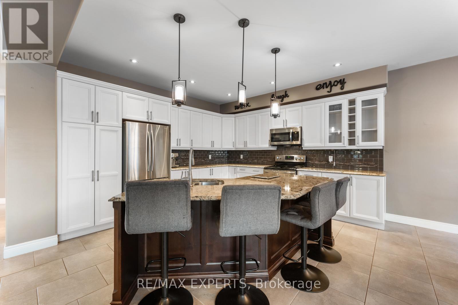 154 Davinci Boulevard, Hamilton, Ontario  L9B 0G6 - Photo 19 - X12473197