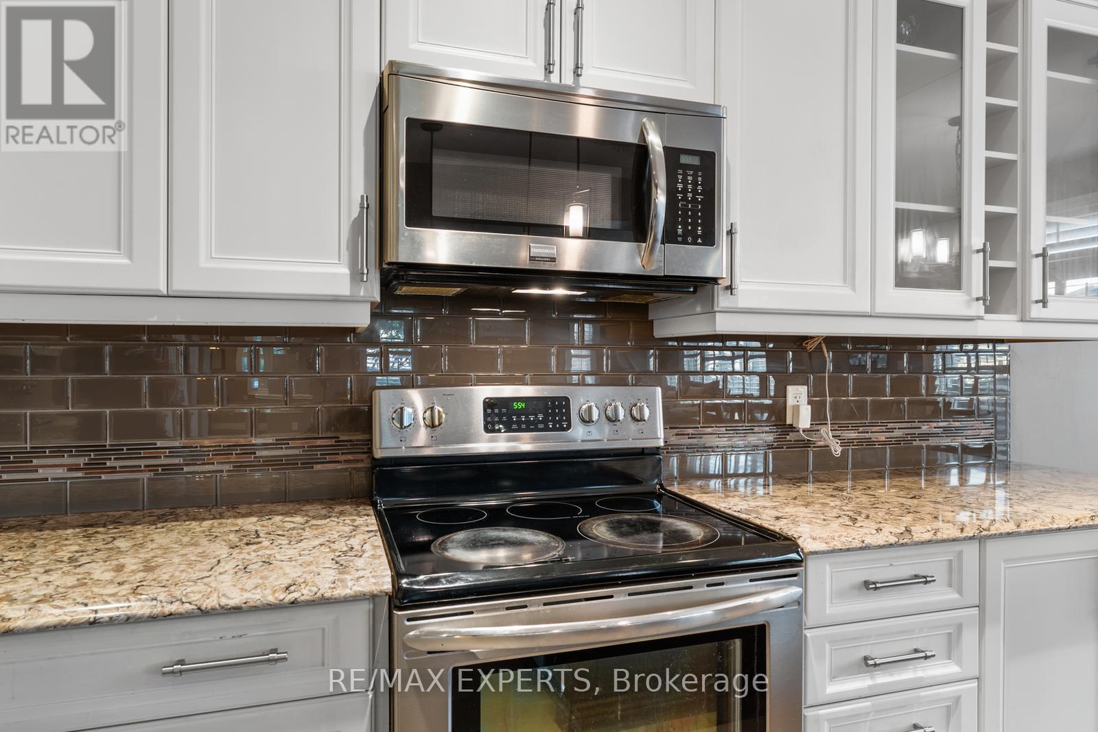 154 Davinci Boulevard, Hamilton, Ontario  L9B 0G6 - Photo 22 - X12473197