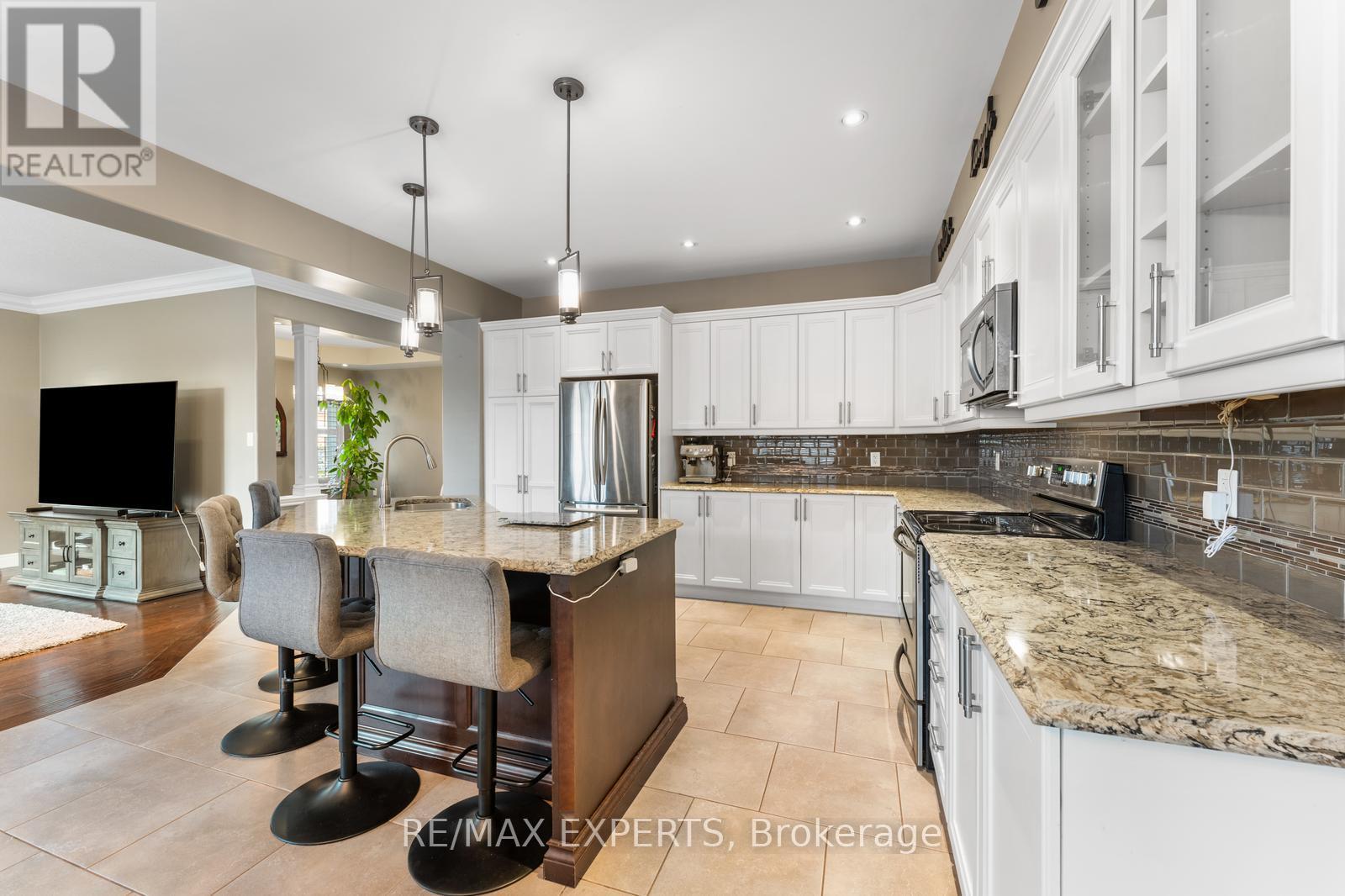 154 Davinci Boulevard, Hamilton, Ontario  L9B 0G6 - Photo 24 - X12473197