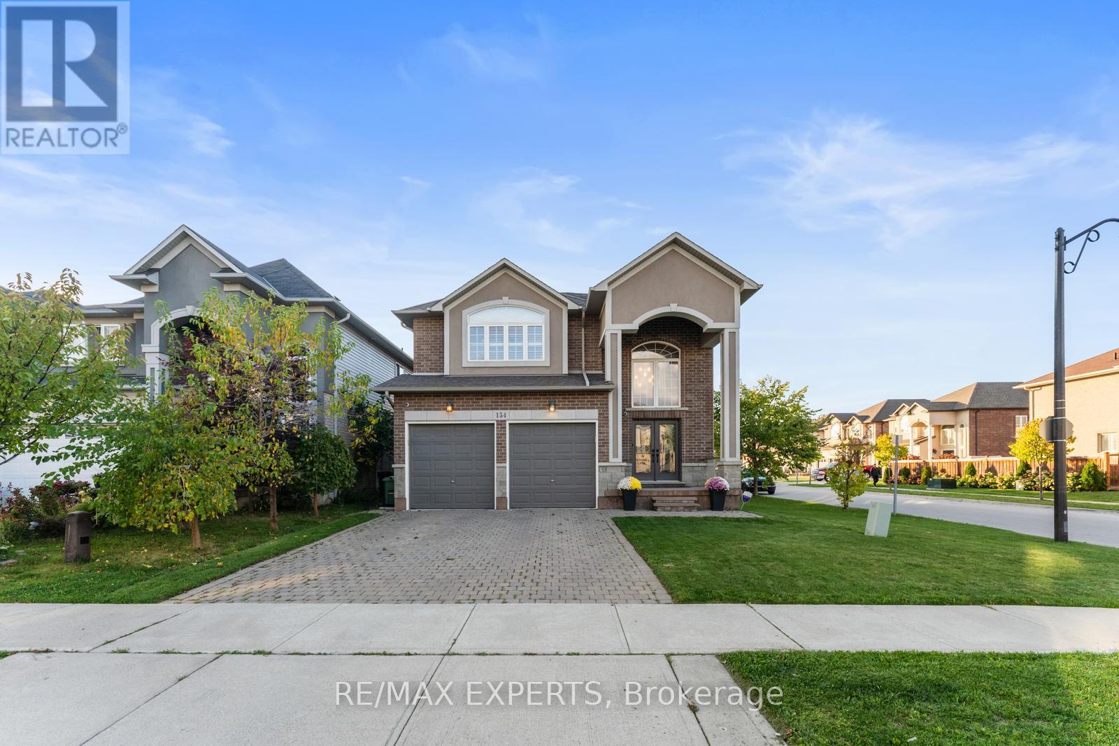 154 Davinci Boulevard, Hamilton, Ontario  L9B 0G6 - Photo 4 - X12473197