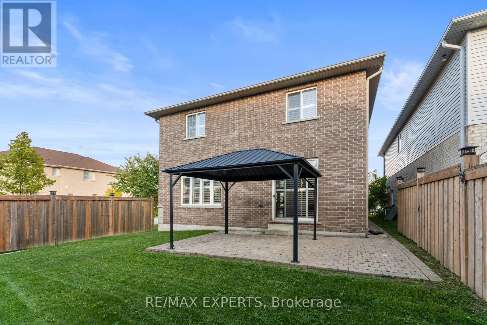 154 Davinci Boulevard, Hamilton, Ontario  L9B 0G6 - Photo 7 - X12473197