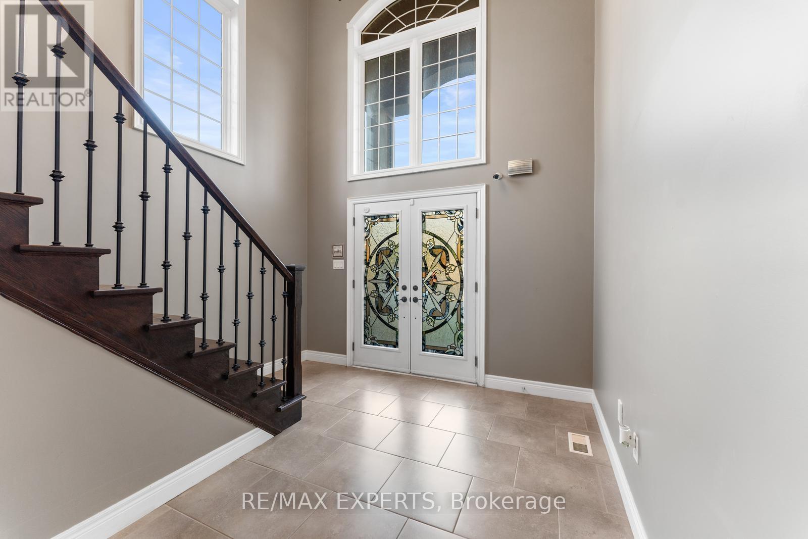 154 Davinci Boulevard, Hamilton, Ontario  L9B 0G6 - Photo 8 - X12473197
