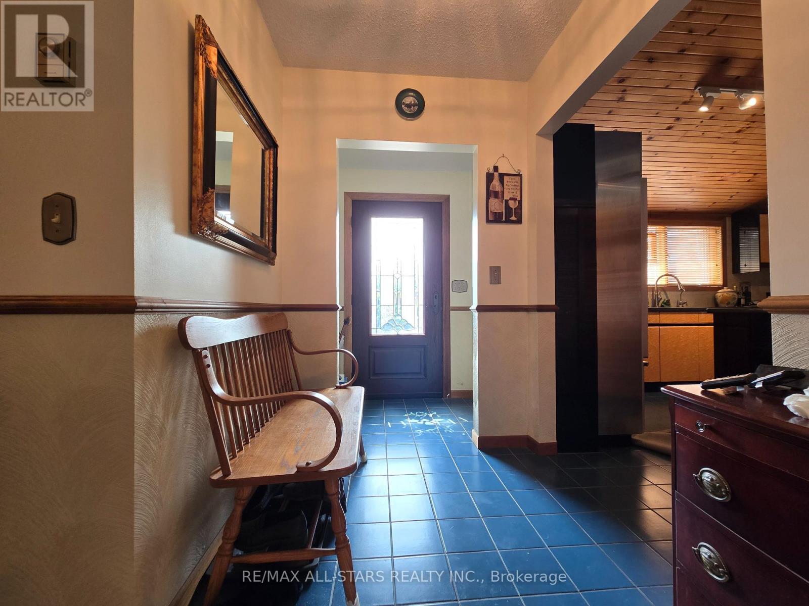 321 Rabys Shore Drive, Kawartha Lakes, Ontario  K0M 1N0 - Photo 6 - X12332446