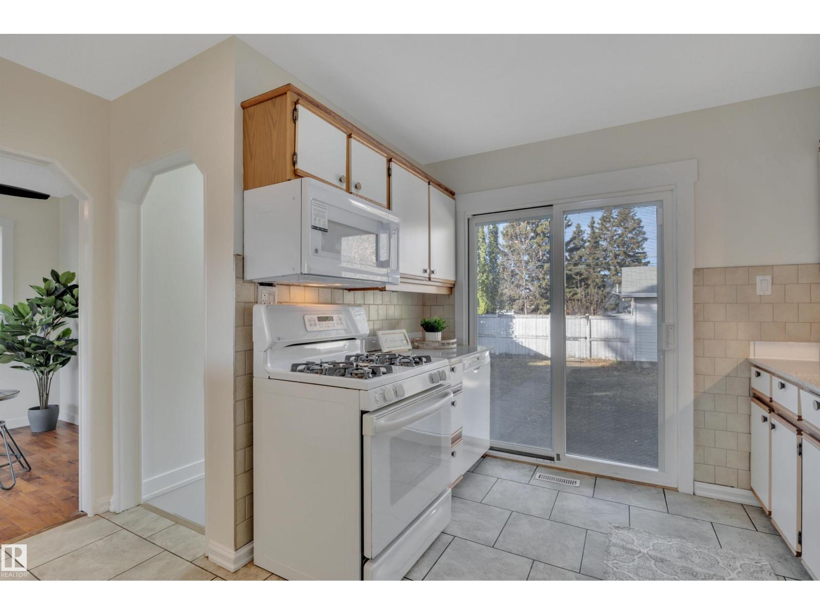 11022 160a St Nw, Edmonton, Alberta  T5P 3G7 - Photo 16 - E4460533