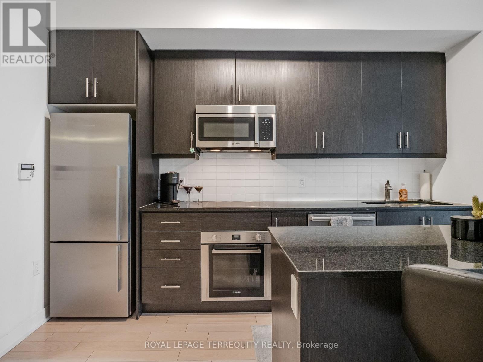1009 - 1 The Esplanade, Toronto, Ontario  M5E 0A8 - Photo 11 - C12473261