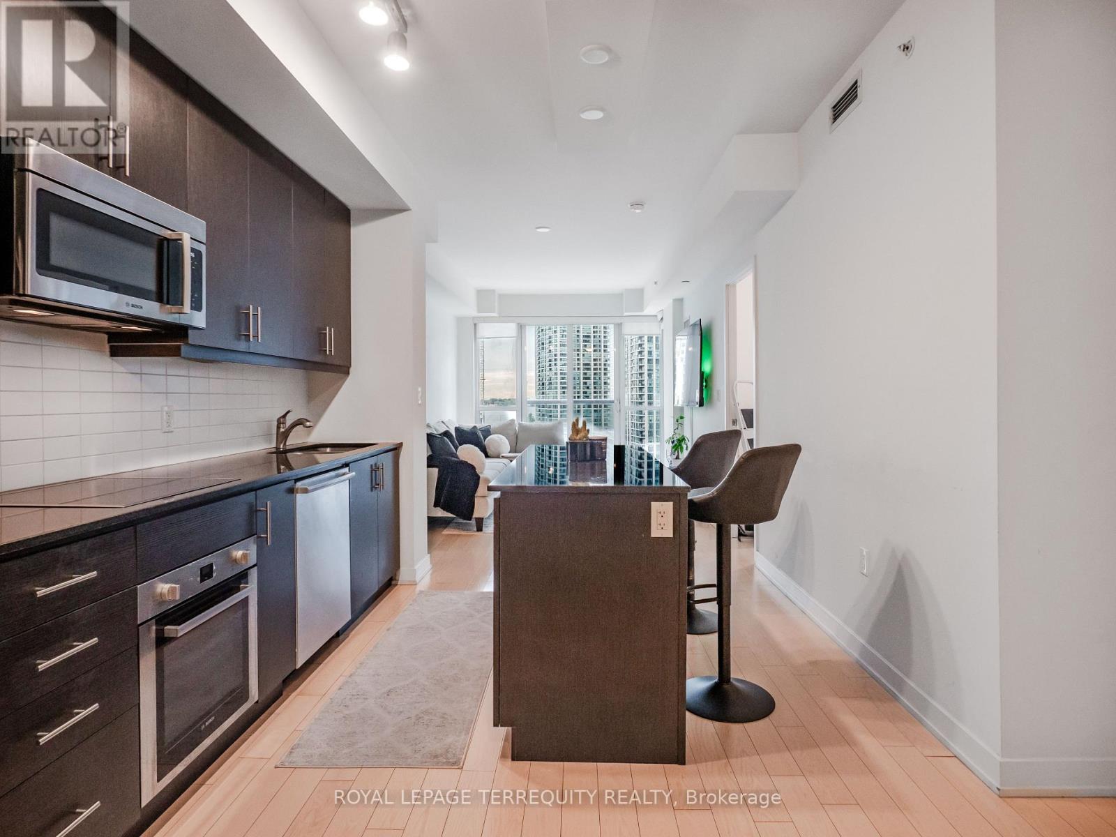 1009 - 1 The Esplanade, Toronto, Ontario  M5E 0A8 - Photo 17 - C12473261