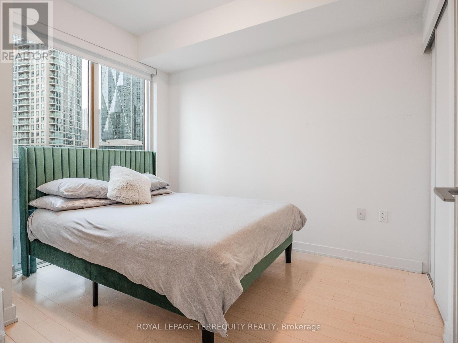 1009 - 1 The Esplanade, Toronto, Ontario  M5E 0A8 - Photo 20 - C12473261