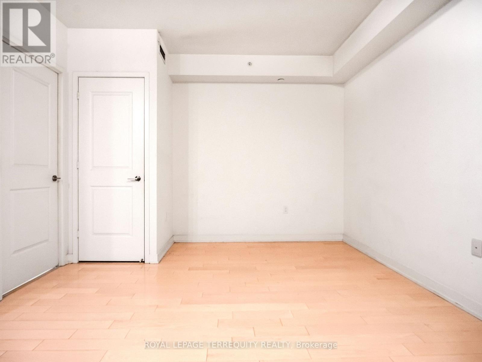 1009 - 1 The Esplanade, Toronto, Ontario  M5E 0A8 - Photo 24 - C12473261