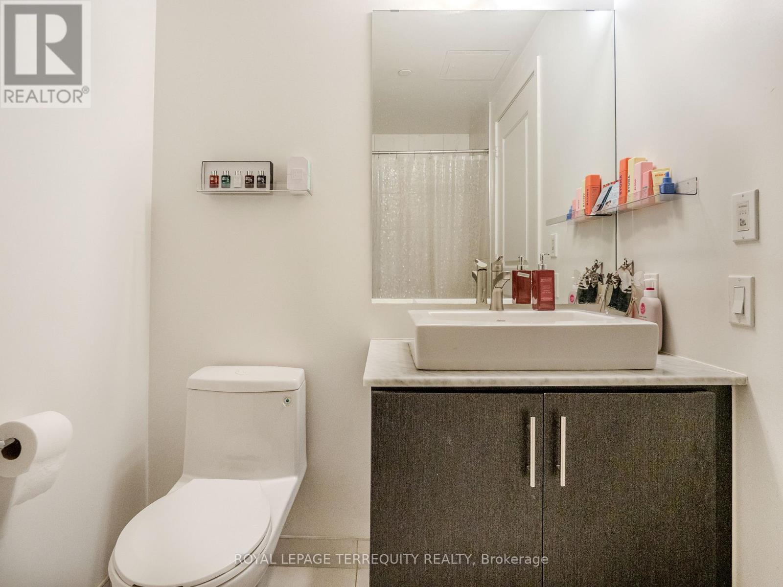 1009 - 1 The Esplanade, Toronto, Ontario  M5E 0A8 - Photo 26 - C12473261