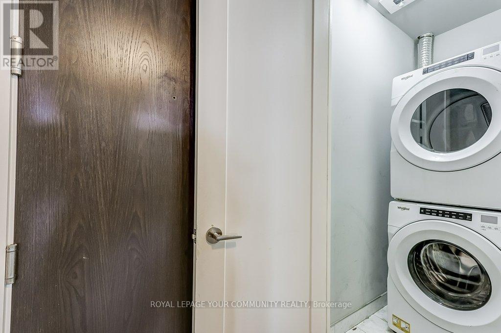 2712 - 330 Richmond Street W, Toronto, Ontario  M5V 1X2 - Photo 17 - C12473294