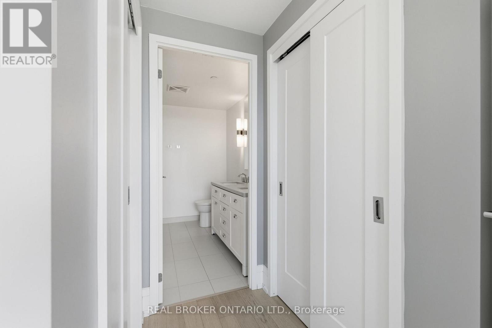 606 - 25 Malcolm Road, Toronto, Ontario  M4G 0C1 - Photo 16 - C12473311