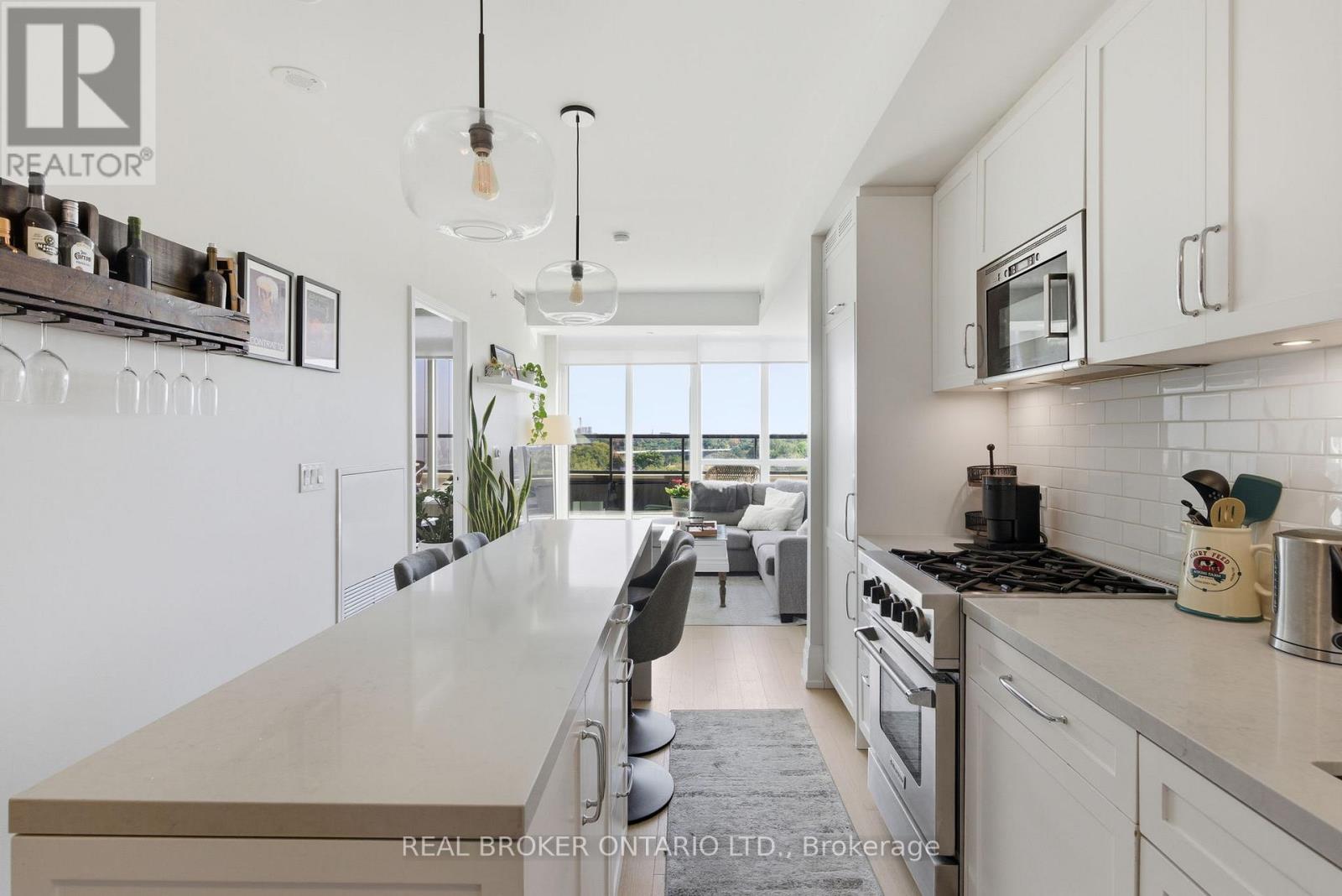 606 - 25 Malcolm Road, Toronto, Ontario  M4G 0C1 - Photo 2 - C12473311