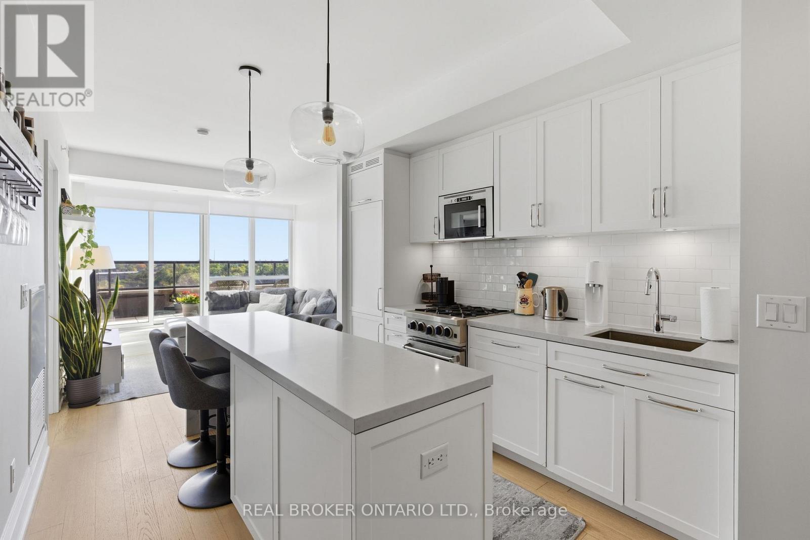 606 - 25 Malcolm Road, Toronto, Ontario  M4G 0C1 - Photo 3 - C12473311