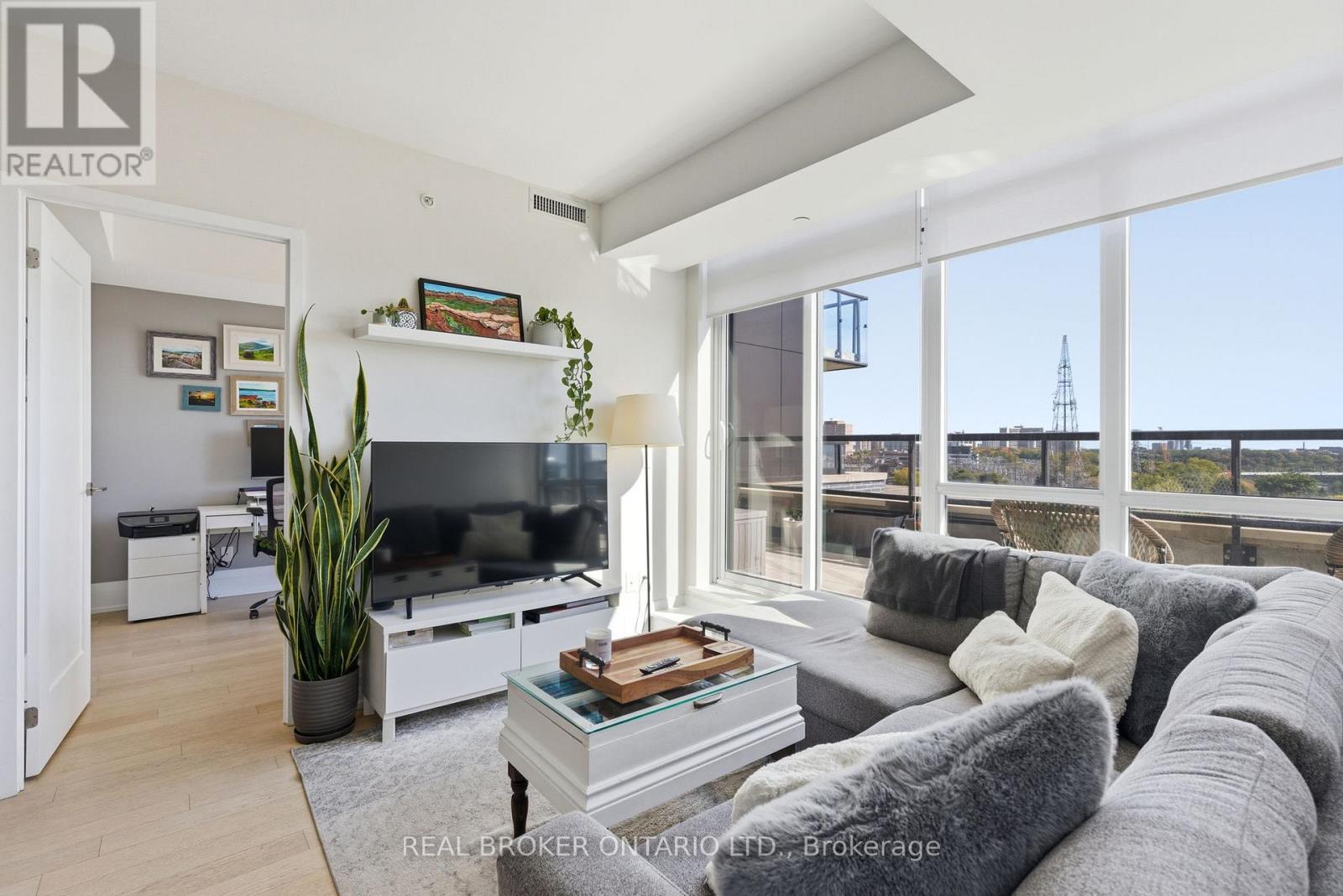 606 - 25 Malcolm Road, Toronto, Ontario  M4G 0C1 - Photo 7 - C12473311