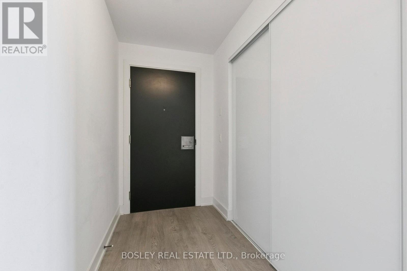 902 - 11 Lillian Street, Toronto, Ontario  M4S 2H7 - Photo 3 - C12473350
