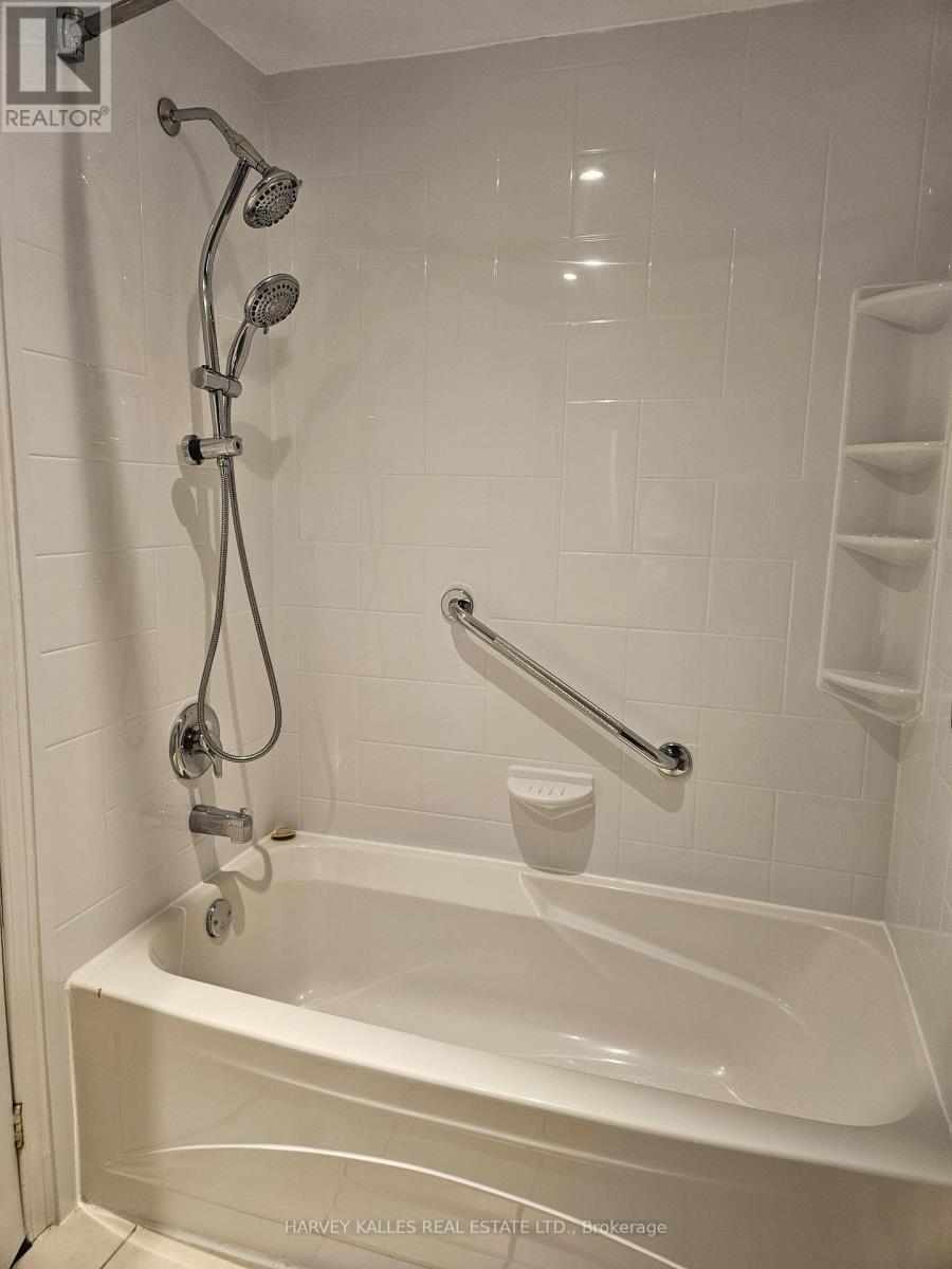 Lower - 85 Lanark Avenue, Toronto, Ontario  M6E 2G3 - Photo 9 - C12473371