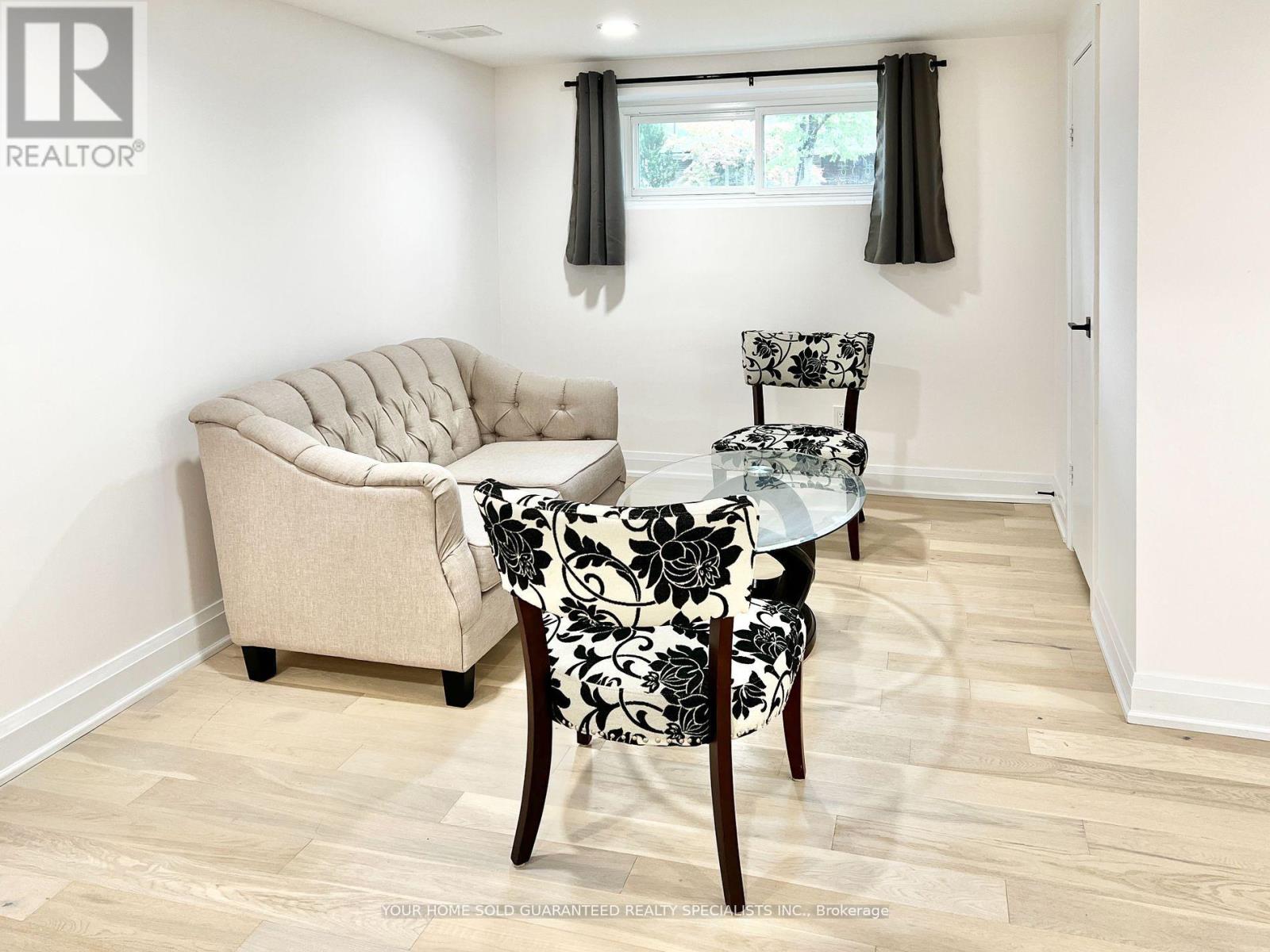 Room 2 - 2 Pannahill Road, Toronto, Ontario  M3H 4N3 - Photo 4 - C12473390