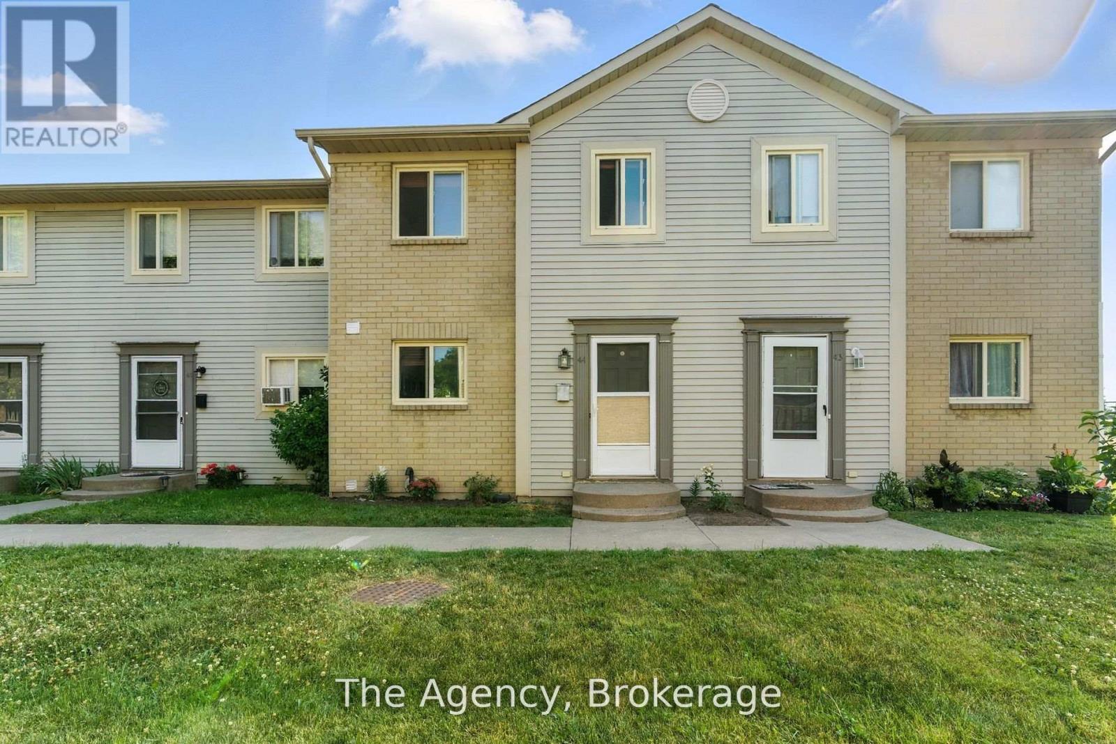 44 - 65 Dorchester Boulevard, St. Catharines, Ontario  L2M 7T7 - Photo 3 - X12473449