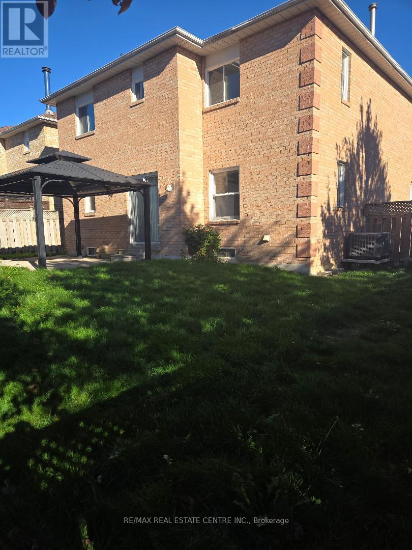 303 Delaney Upper Drive, Ajax, Ontario  L1T 3S6 - Photo 3 - E12473258