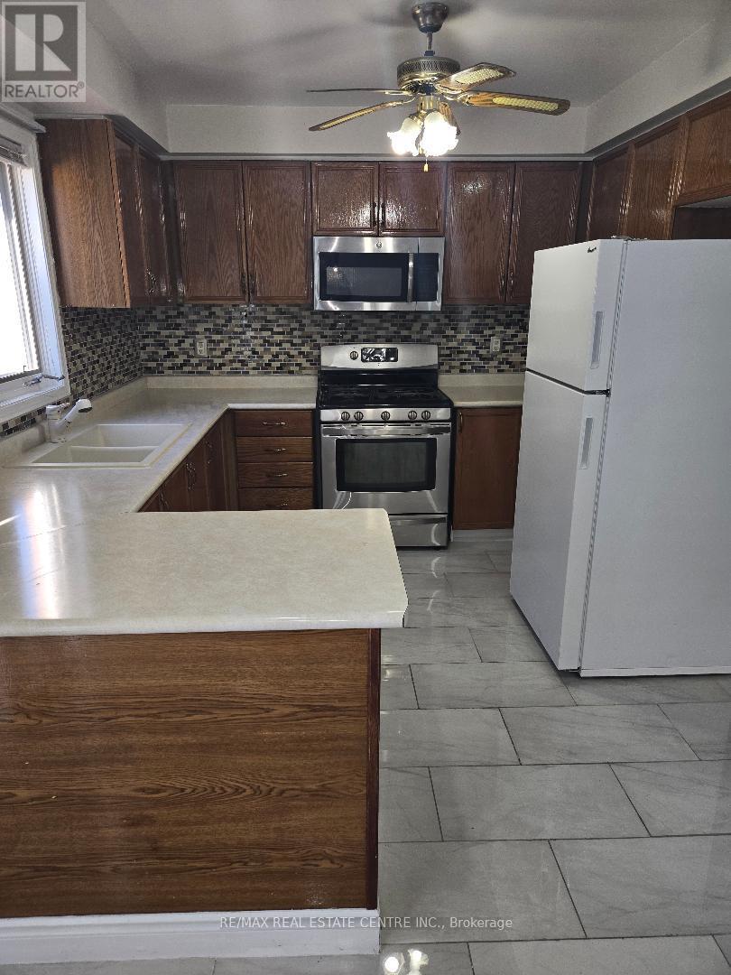 303 Delaney Upper Drive, Ajax, Ontario  L1T 3S6 - Photo 6 - E12473258