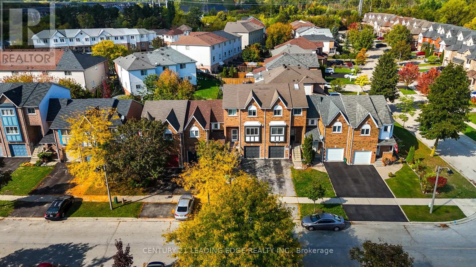 330 Sparrow Circle, Pickering (Highbush), Ontario  L1V 6Y3 - Photo 2 - E12473328