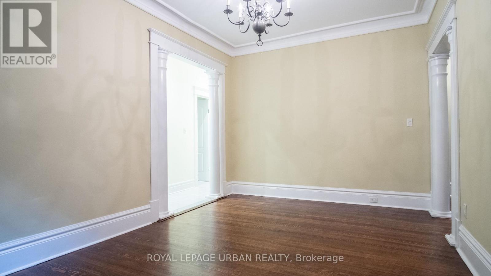 64 Brooklyn Avenue, Toronto, Ontario  M4M 2X5 - Photo 12 - E12473334