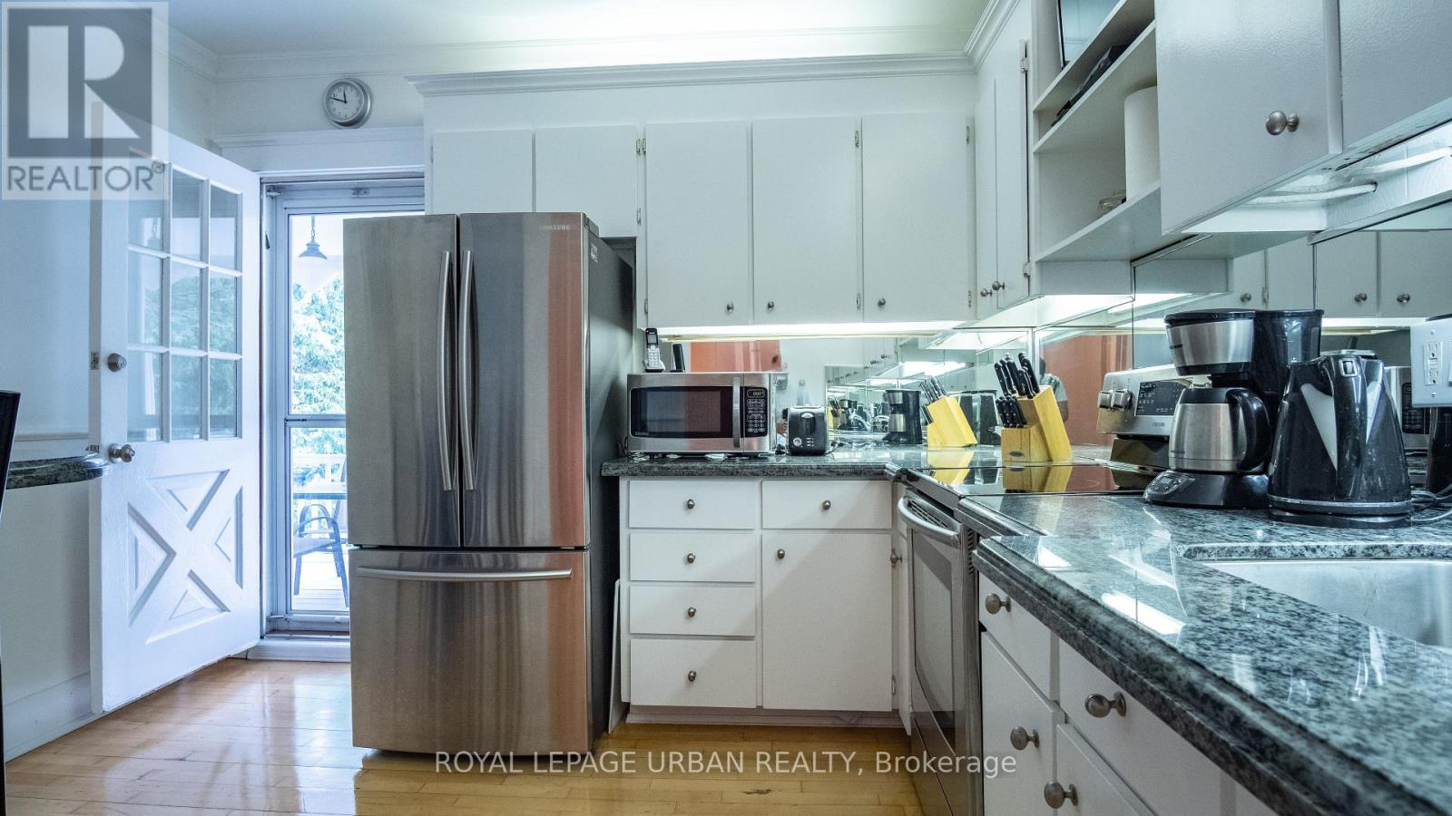 64 Brooklyn Avenue, Toronto, Ontario  M4M 2X5 - Photo 23 - E12473334