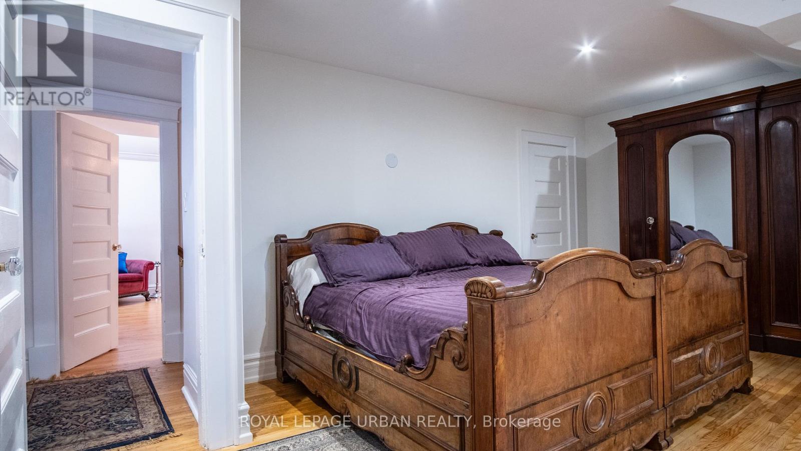 64 Brooklyn Avenue, Toronto, Ontario  M4M 2X5 - Photo 37 - E12473334