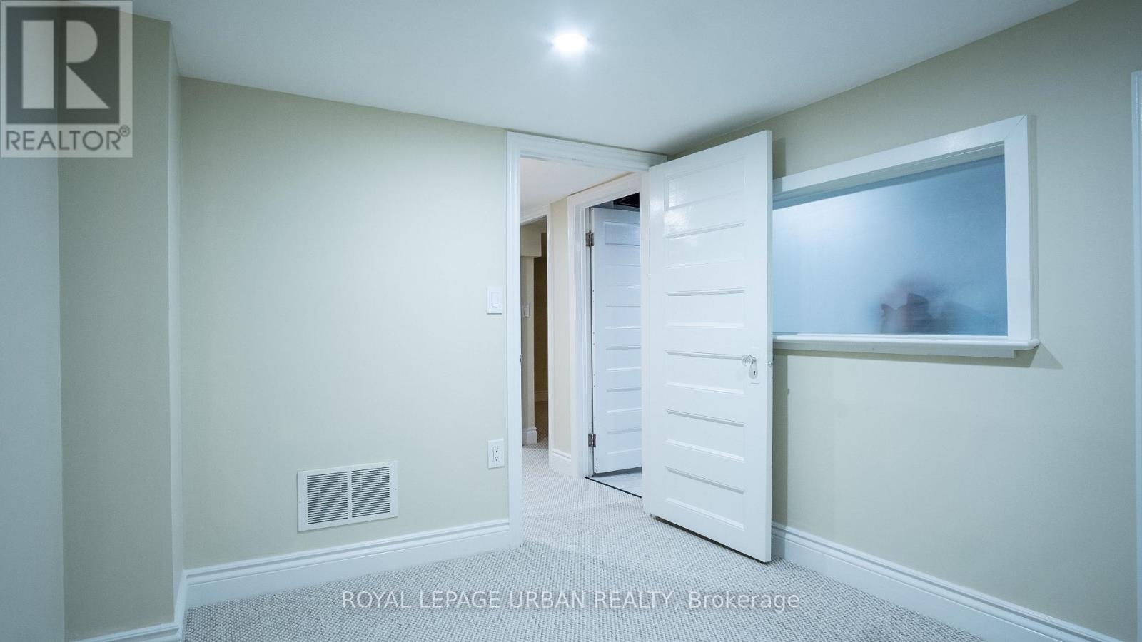 64 Brooklyn Avenue, Toronto, Ontario  M4M 2X5 - Photo 41 - E12473334